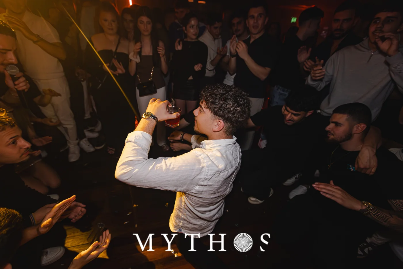 Live singer among guests at MYTHOS, AURA, 22 August 2025